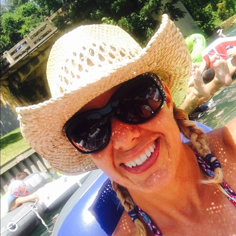 Meet your Posher, Kelly